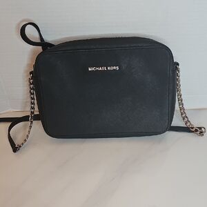 Michael Kors Elegant Black Crossbody Bag